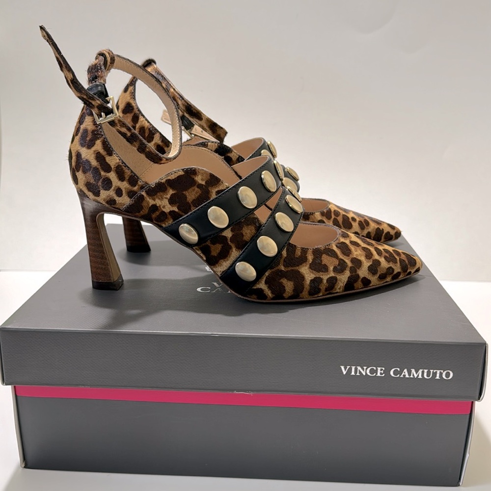 NIB Vince Camuto Leopard Print Calf Hair Leather Pumps Size: 8.5M